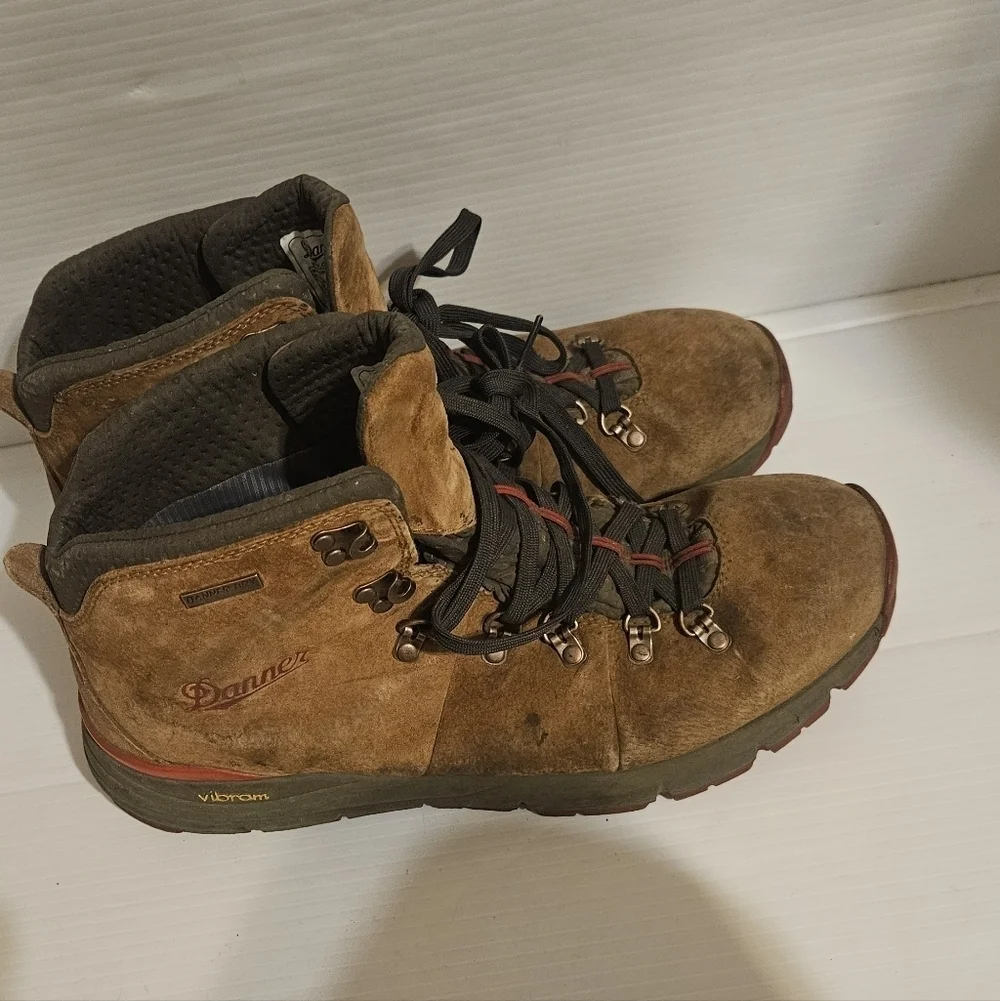 Danner Men’s Mountain 600 Hiking Boots – Size 11.5 D – Pre-Owned As-Is